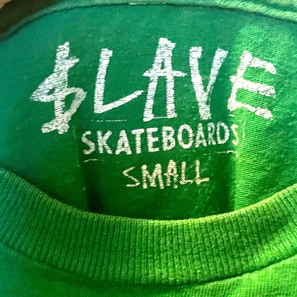 🎉RARE🎉 Slave Skateboard green graphic tshirt with “we’re all in together”. - Picture 10 of 11